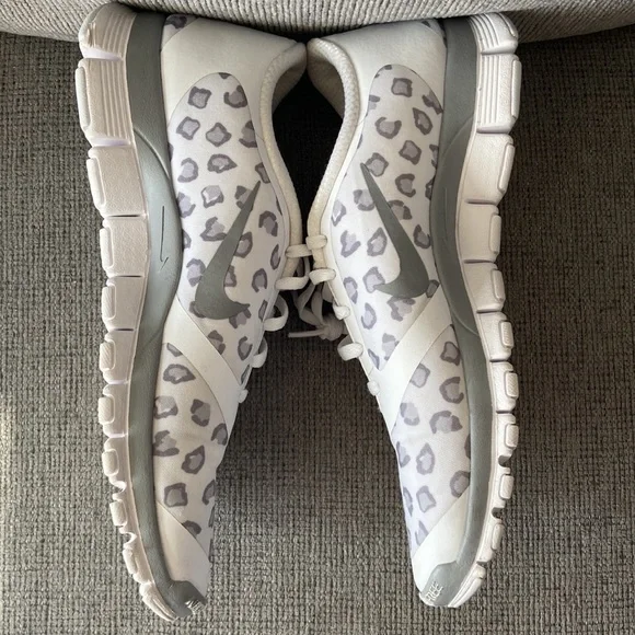 Nike Free 5.0 animal cheetah print size 11.5 women’s sneaker - Picture 5 of 10